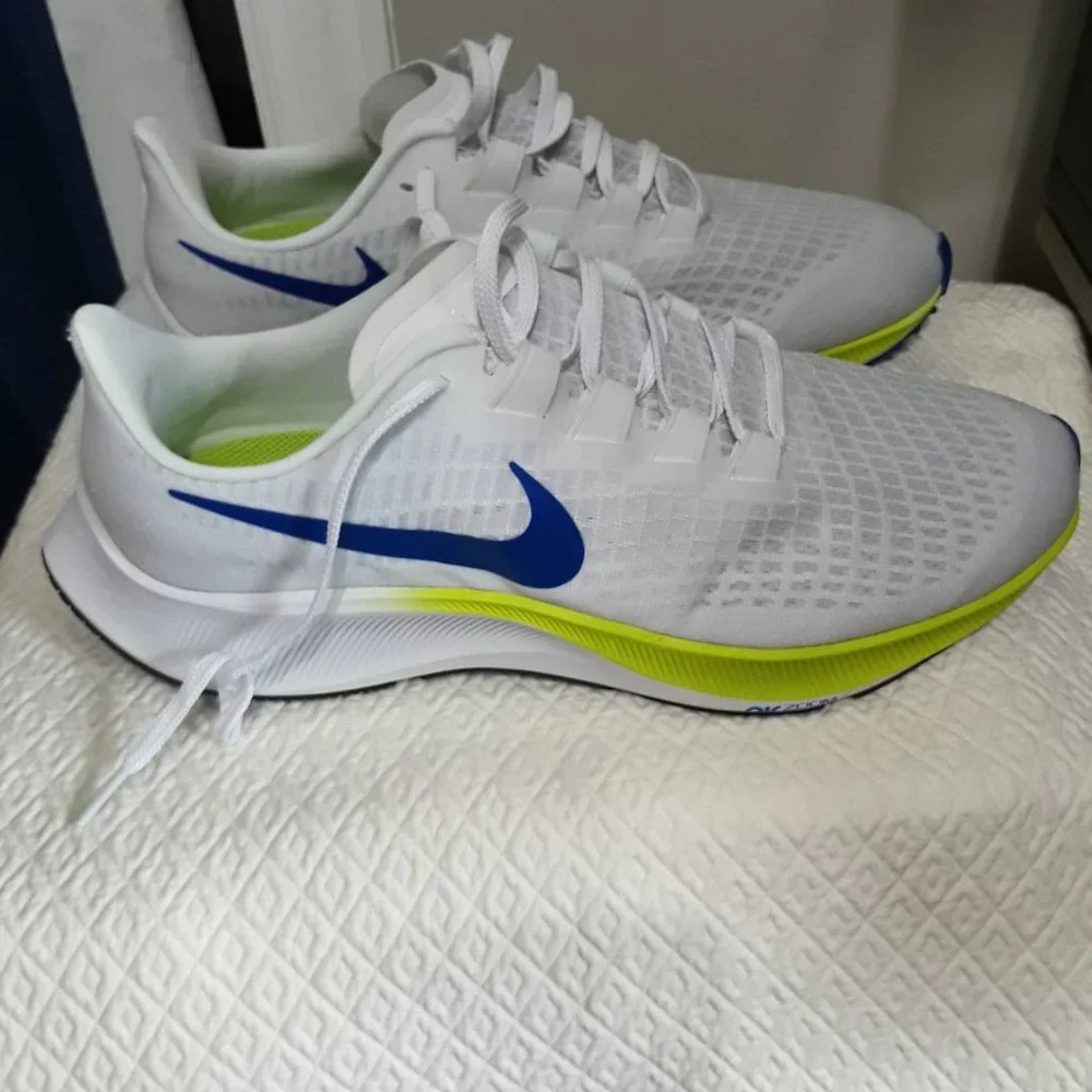Nike Air Zoom Pegasus 37 Low Top Sneakers
